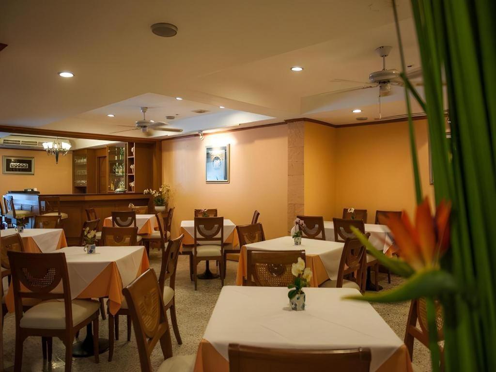 Lido Beach Hotel Pattaya Esterno foto