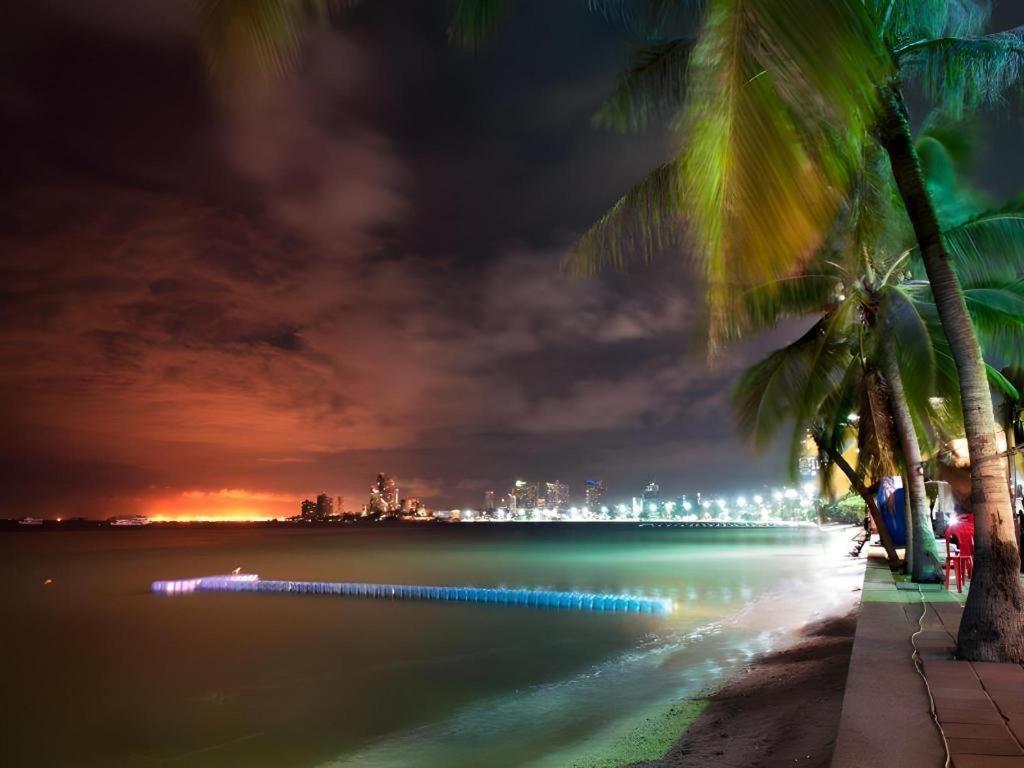 Lido Beach Hotel Pattaya Esterno foto