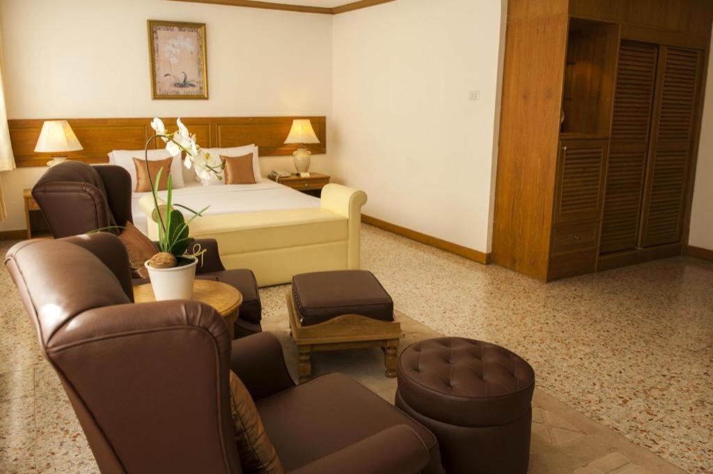 Lido Beach Hotel Pattaya Esterno foto