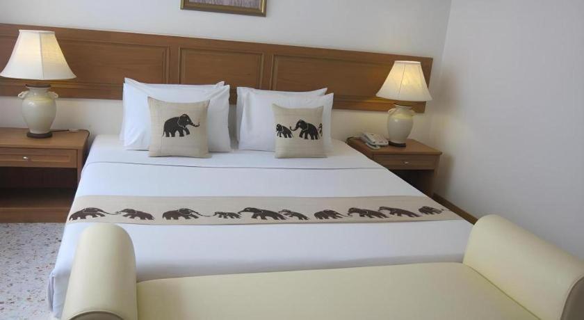 Lido Beach Hotel Pattaya Esterno foto